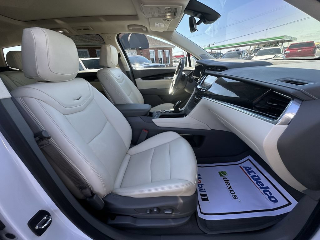 Used 2024 Cadillac XT6 Premium Luxury w/ Technology Package AWD/4WD image 26