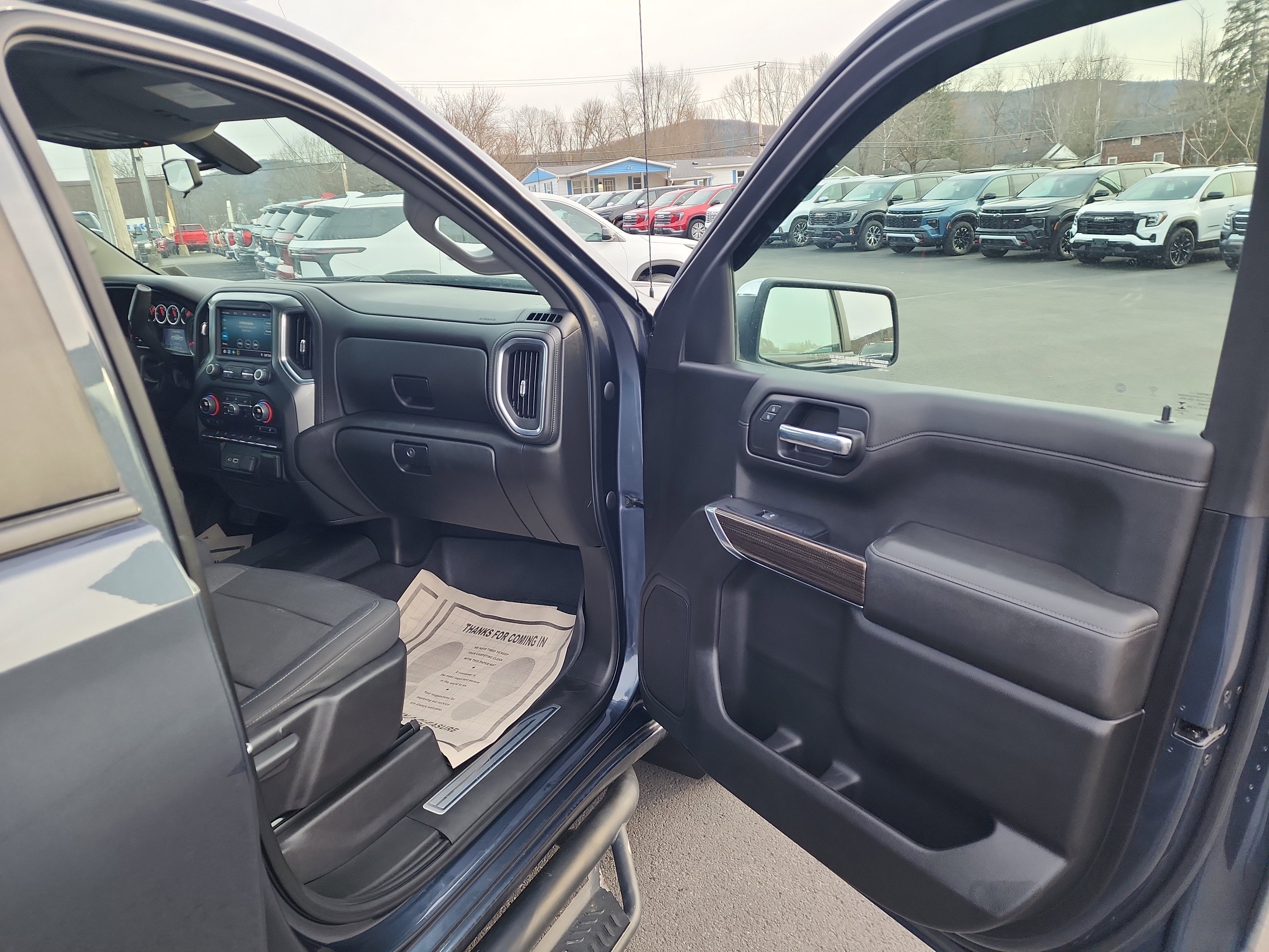 Used 2022 Chevrolet Silverado 1500 LT image 30