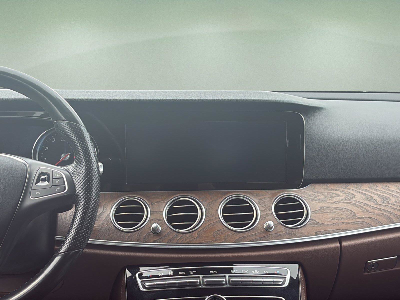 Used 2017 Mercedes-Benz E 400 4MATIC Wagon image 14