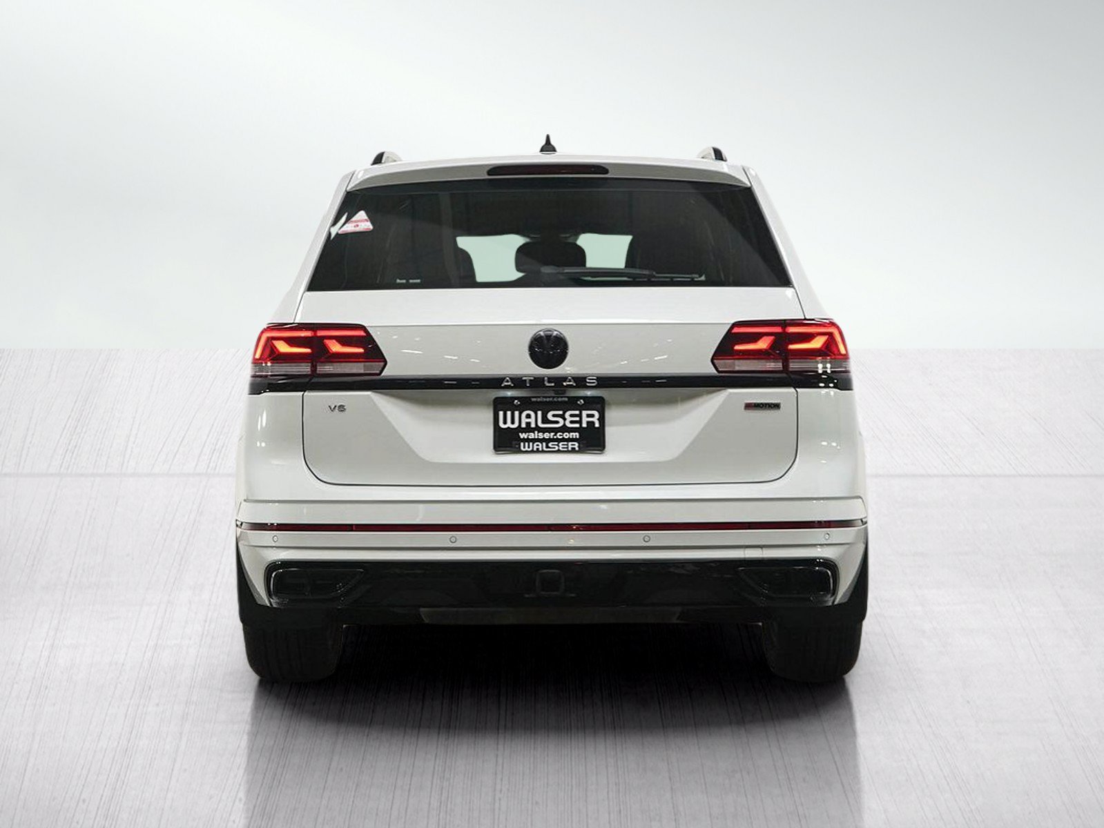 Used 2022 Volkswagen Atlas SEL R-Line AWD/4WD image 4