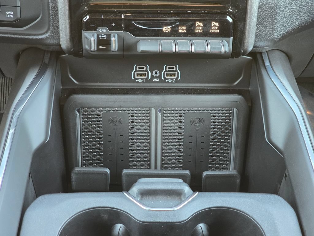 New 2026 RAM 2500 Laramie w/ Night Edition AWD/4WD image 36