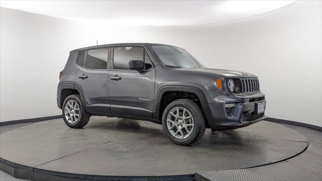 Used 2023 Jeep Renegade Latitude AWD/4WD image 11