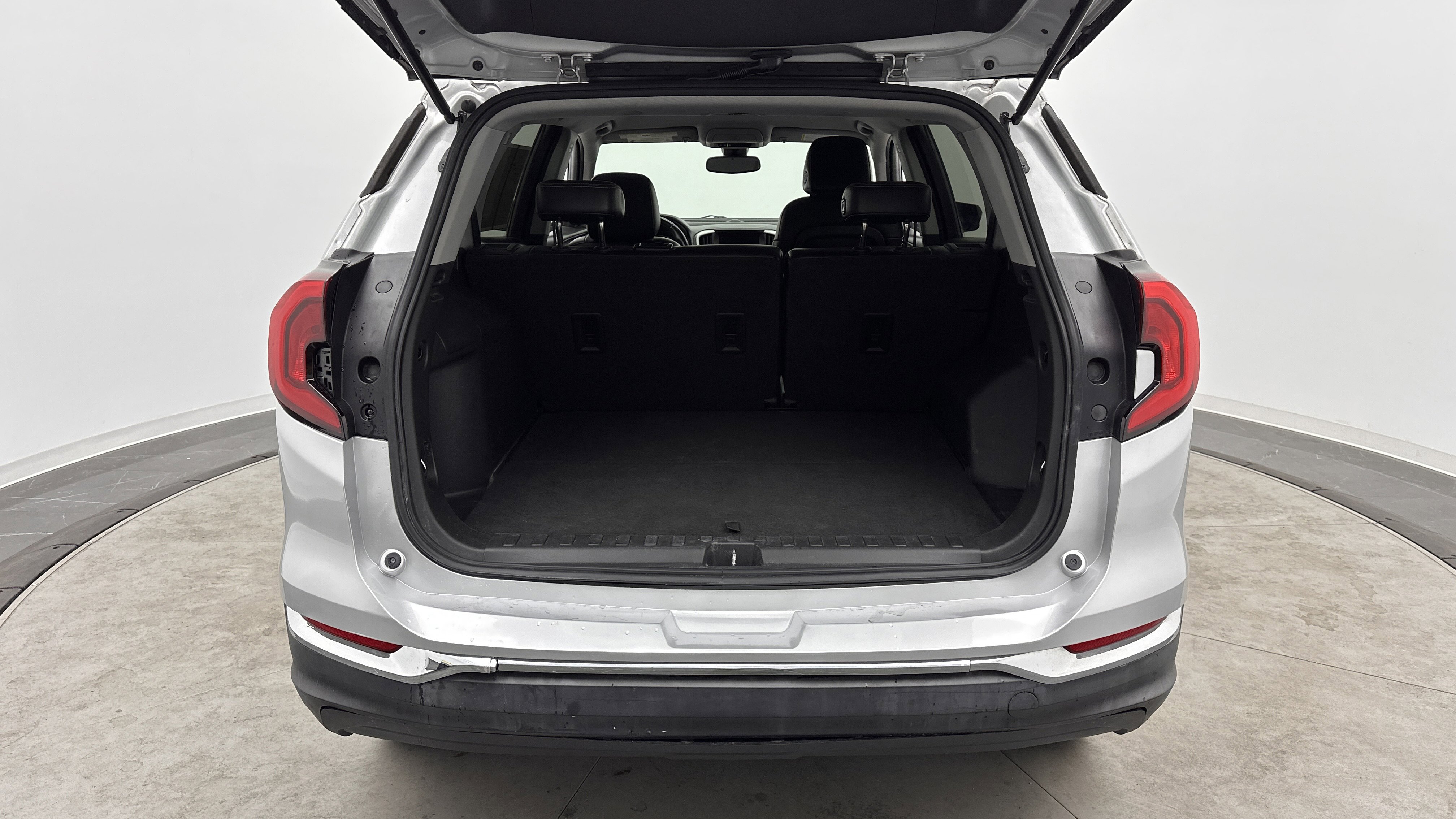 Used 2020 GMC Terrain SLT image 28