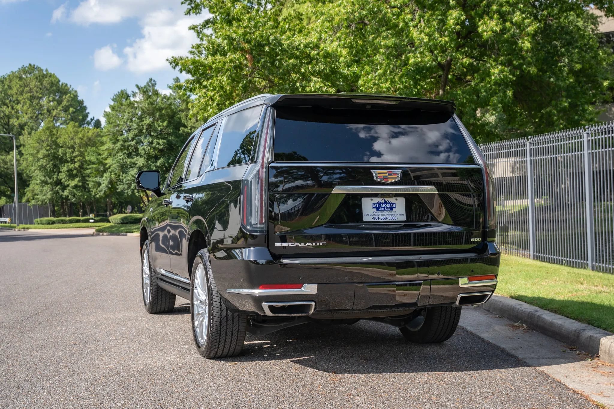 Used 2026 Cadillac Escalade Luxury w/ Touring Package AWD/4WD image 7