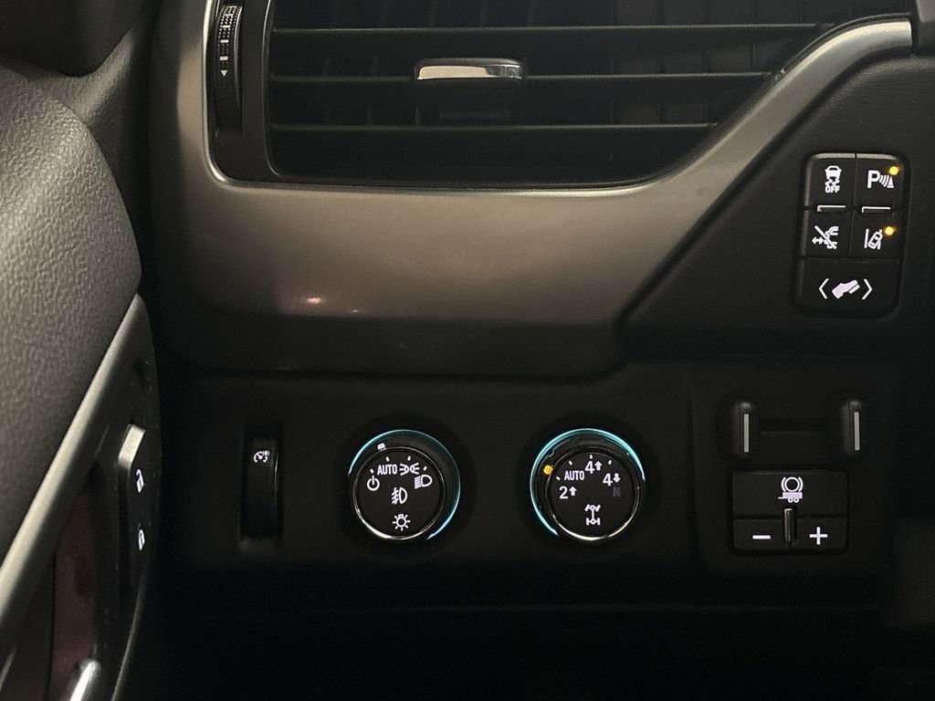 Used 2015 Chevrolet Suburban LTZ AWD/4WD image 57