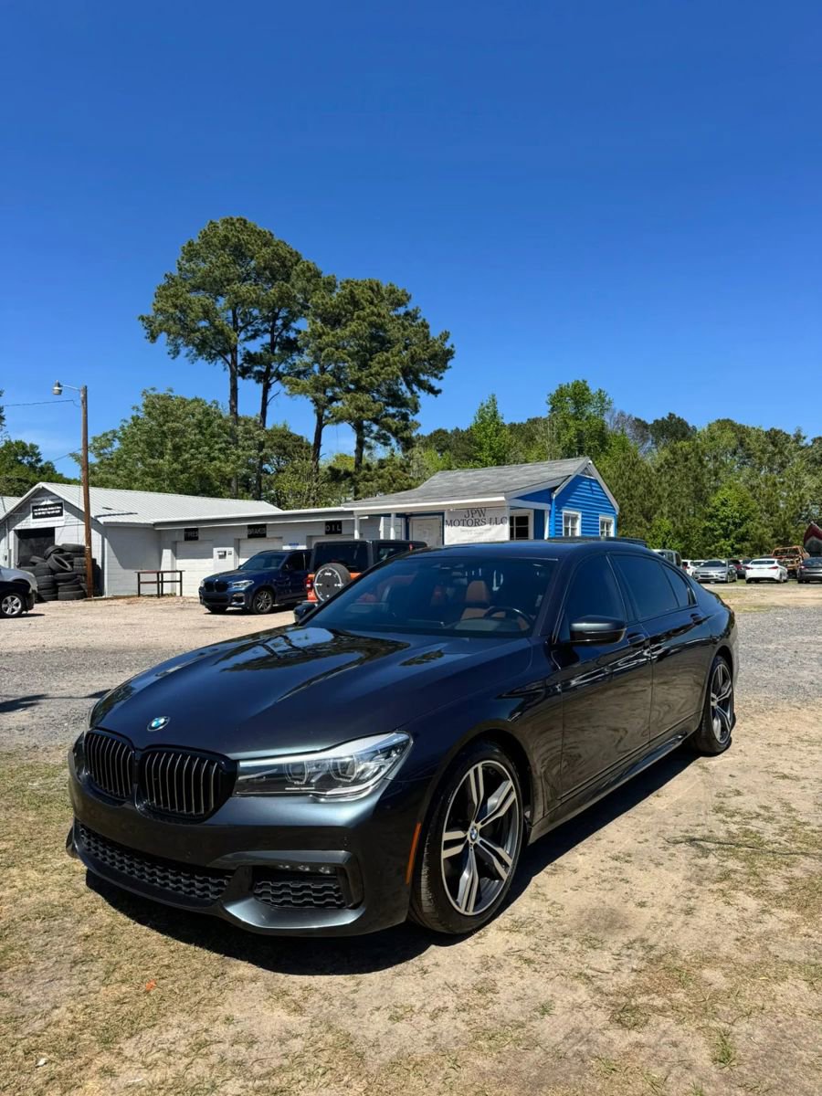Used 2019 BMW 740i w/ Executive Package image 4