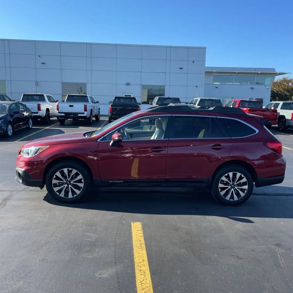 Used 2015 Subaru Outback 2.5i Limited AWD/4WD image 3