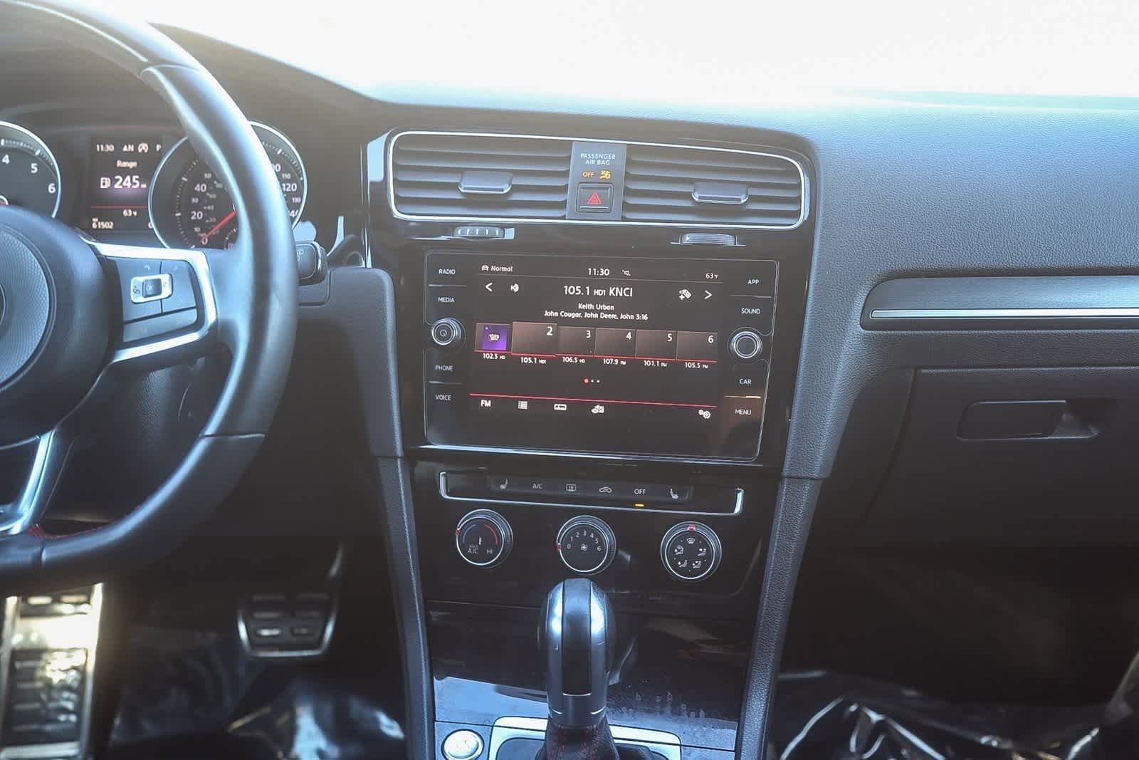 Used 2018 Volkswagen GTI SE FWD image 24