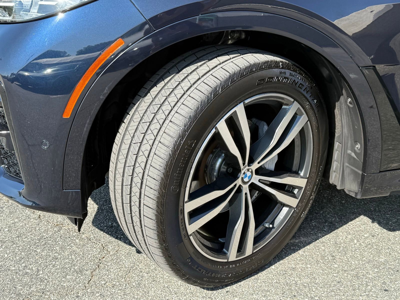 Used 2022 BMW X7 xDrive40i w/ M Sport Package image 20