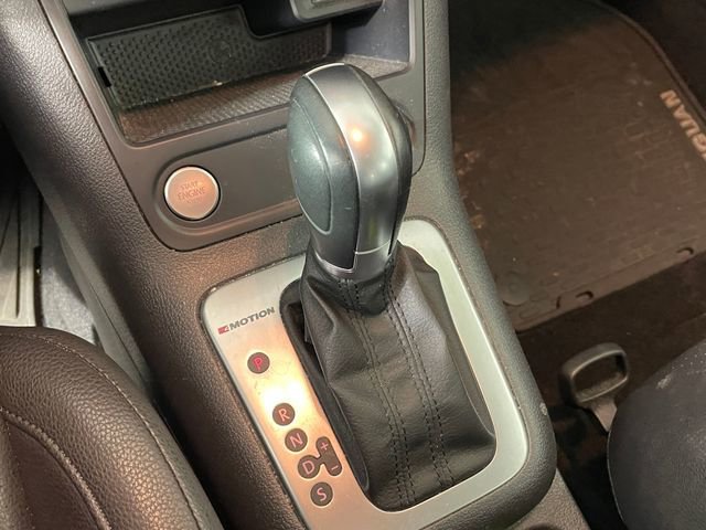 Used 2017 Volkswagen Tiguan S image 9