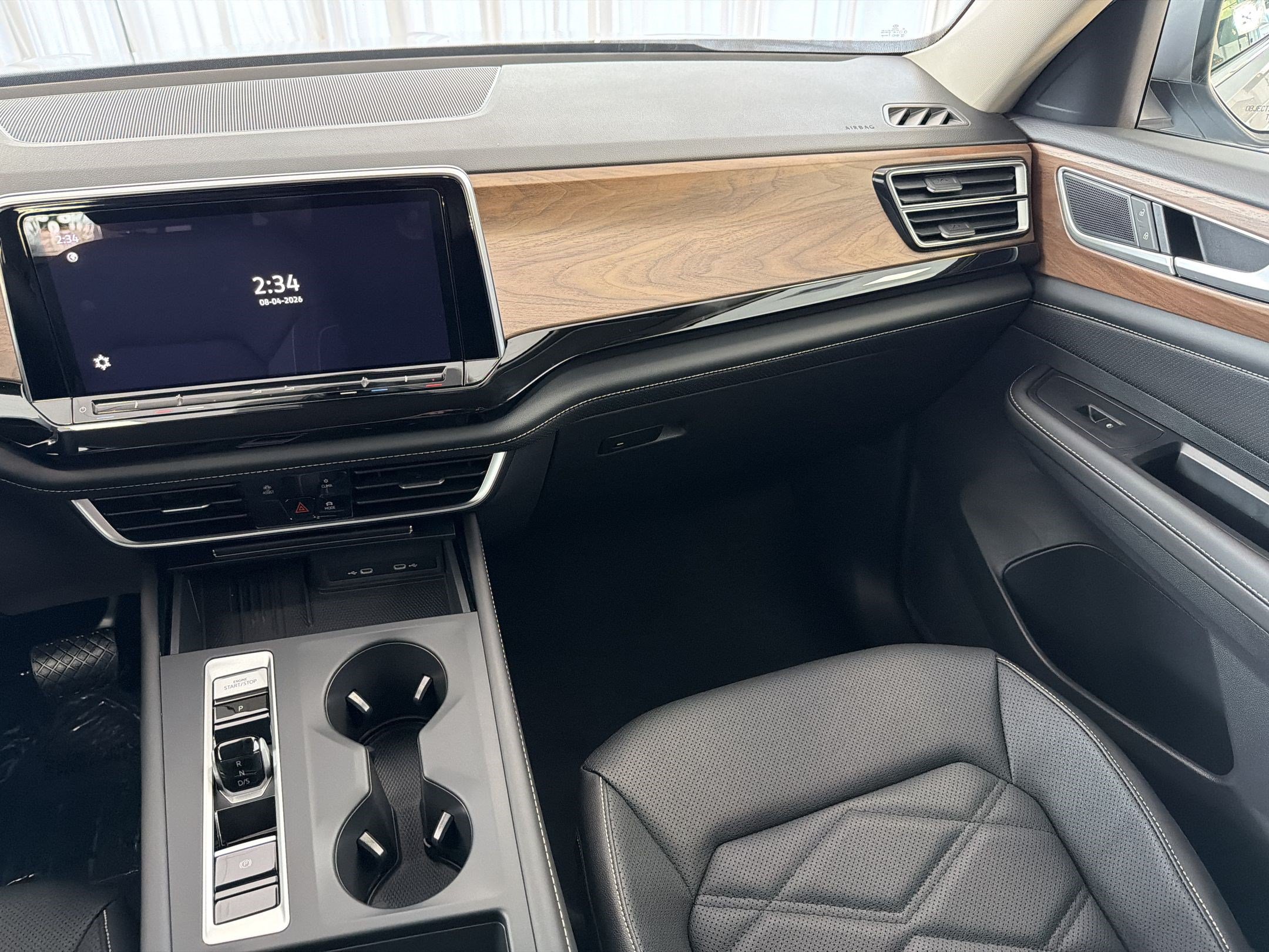 New 2026 Volkswagen Atlas SE FWD image 28
