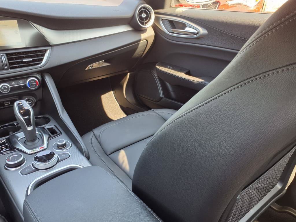 New 2025 Alfa Romeo Giulia RWD image 27