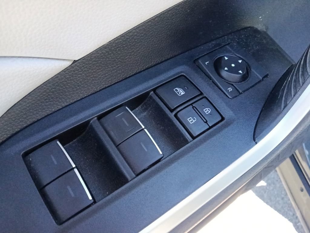 Used 2024 Toyota RAV4 XLE w/ Convenience Package image 12