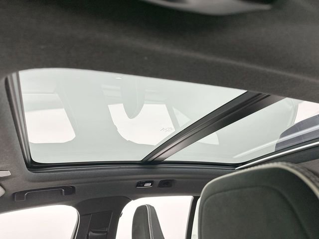 Used 2021 Volvo XC40 P8 Recharge w/ Advanced Package image 22