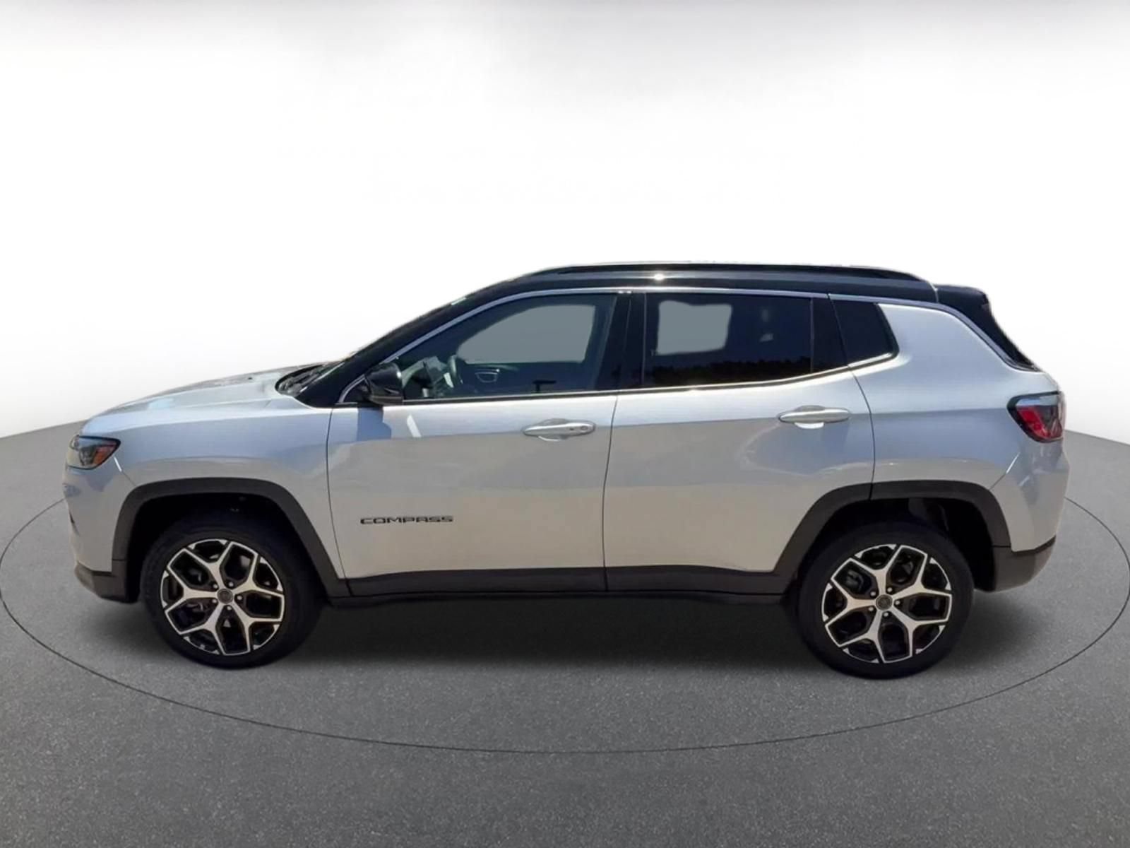 Used 2025 Jeep Compass Limited AWD/4WD image 7
