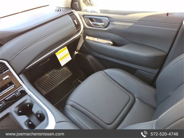 New 2025 Nissan Armada SV image 19