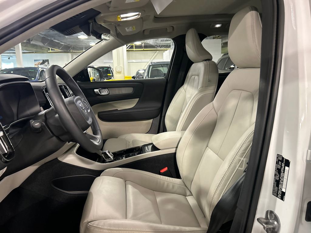 Certified 2023 Volvo XC40 B5 Plus image 10
