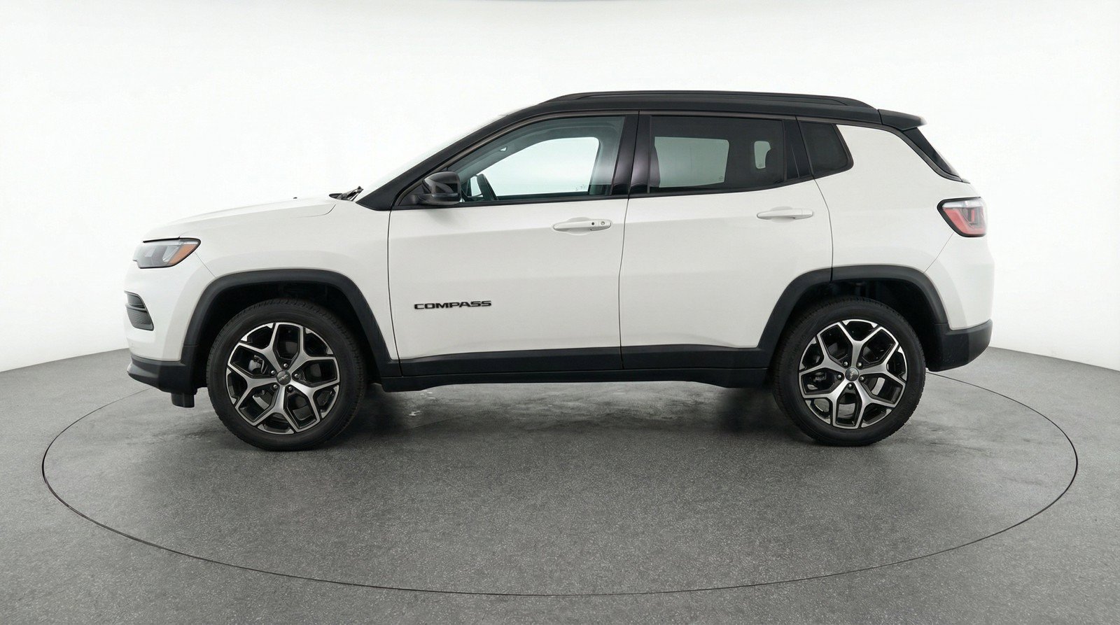 Used 2025 Jeep Compass Limited AWD/4WD image 5