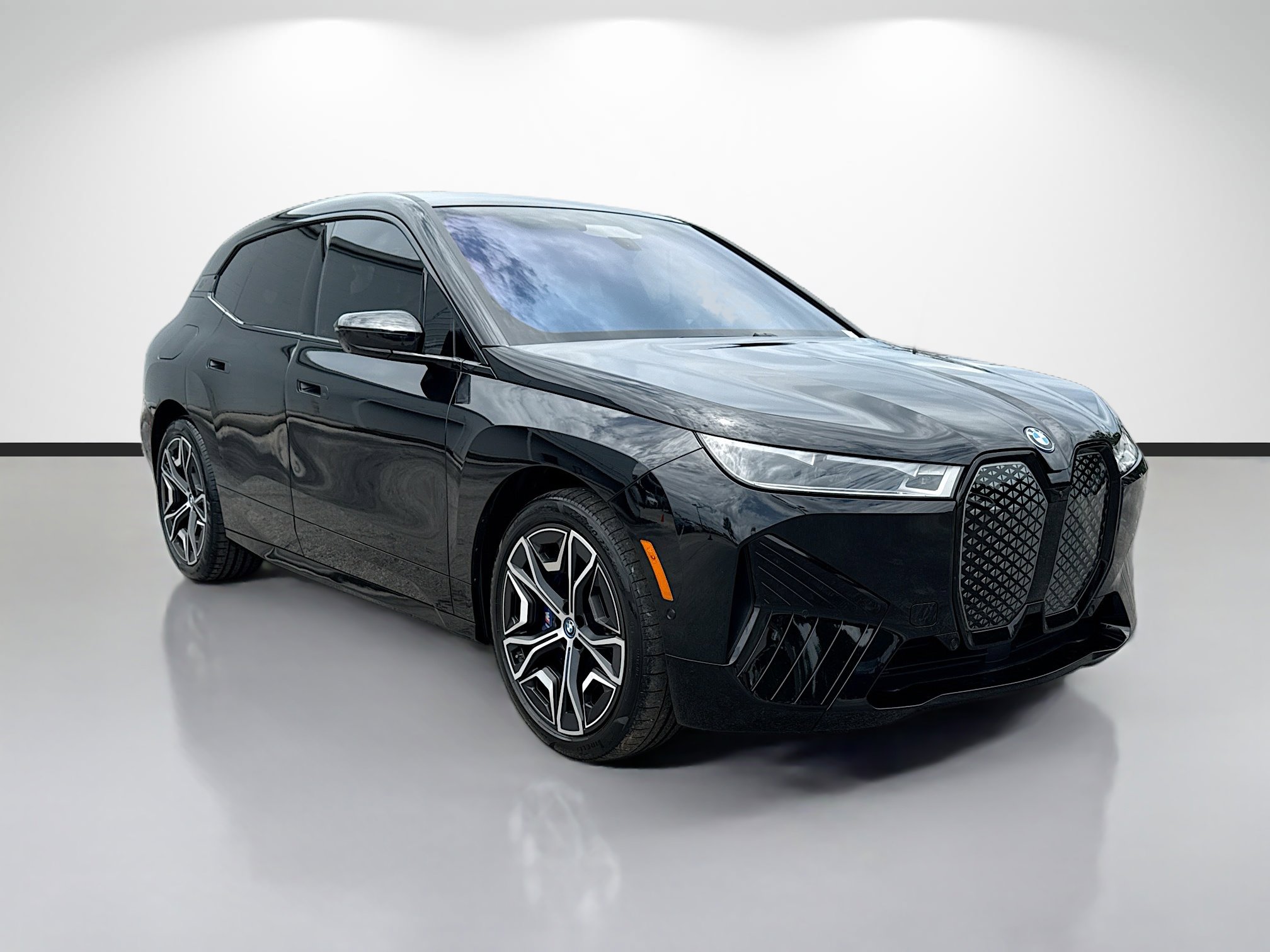 Used 2023 BMW iX M60 w/ Executive Package AWD/4WD image 1