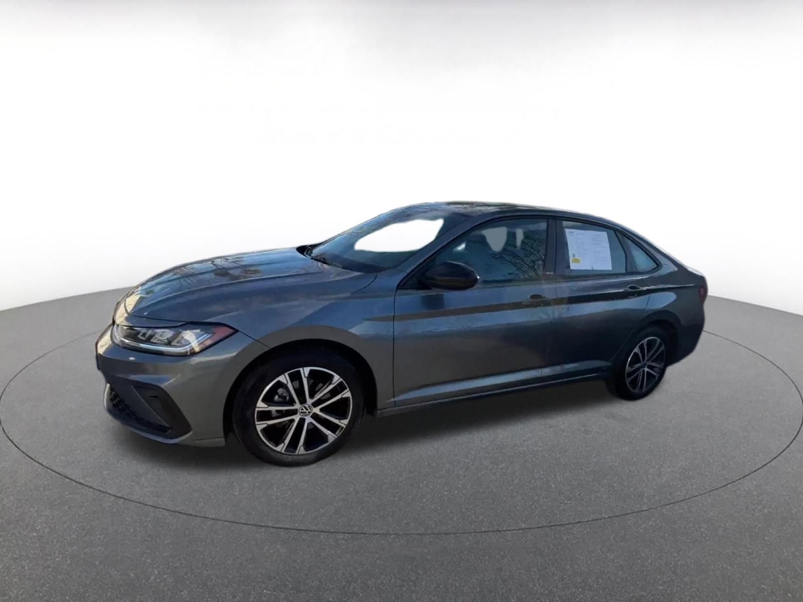 Used 2025 Volkswagen Jetta Sport image 9