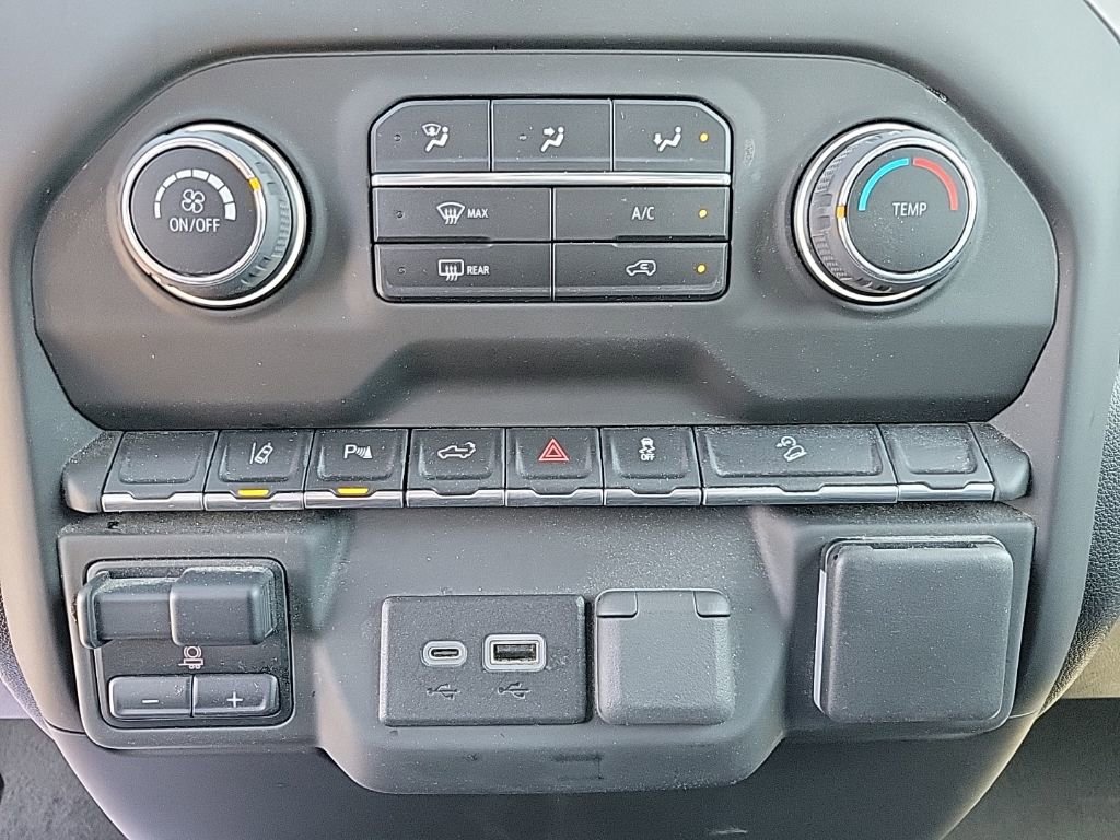 Used 2024 Chevrolet Silverado 2500 Custom w/ Custom Value Package image 18