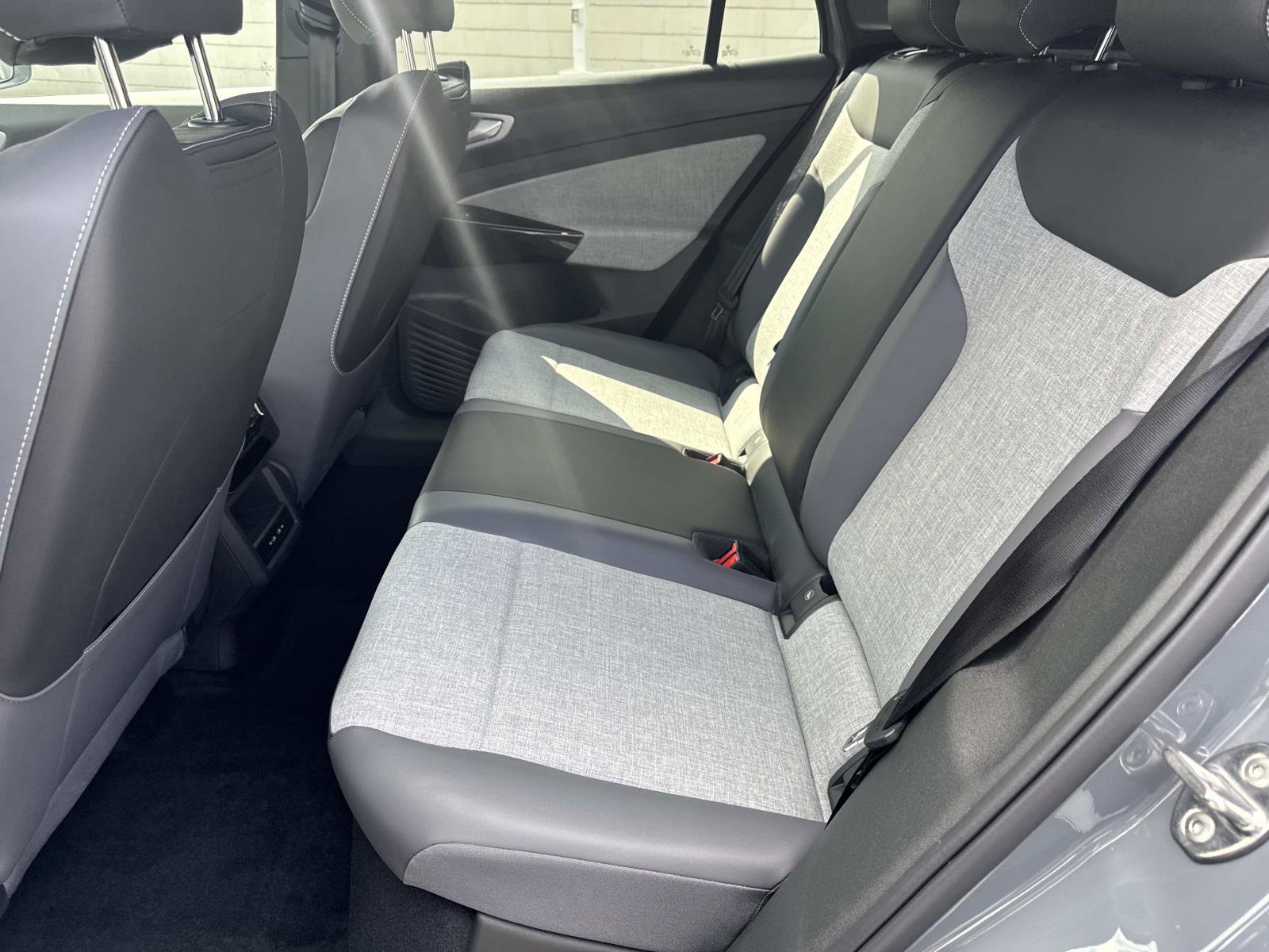 Certified 2025 Volkswagen ID.4 Pro image 11