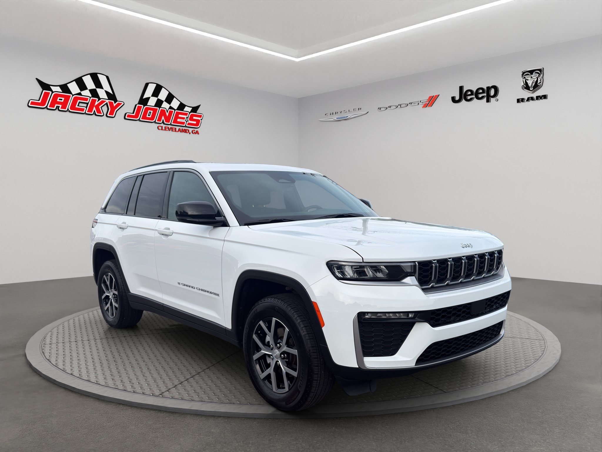 Used 2026 Jeep Grand Cherokee Limited AWD/4WD image 12