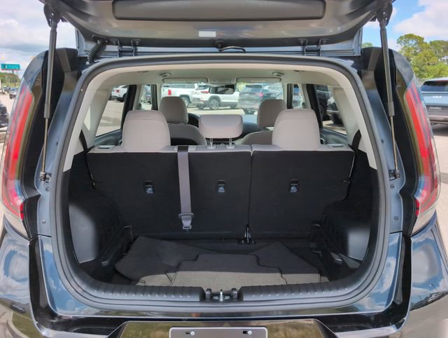 Used 2025 Kia Soul LX w/ LX Technology Package FWD image 6