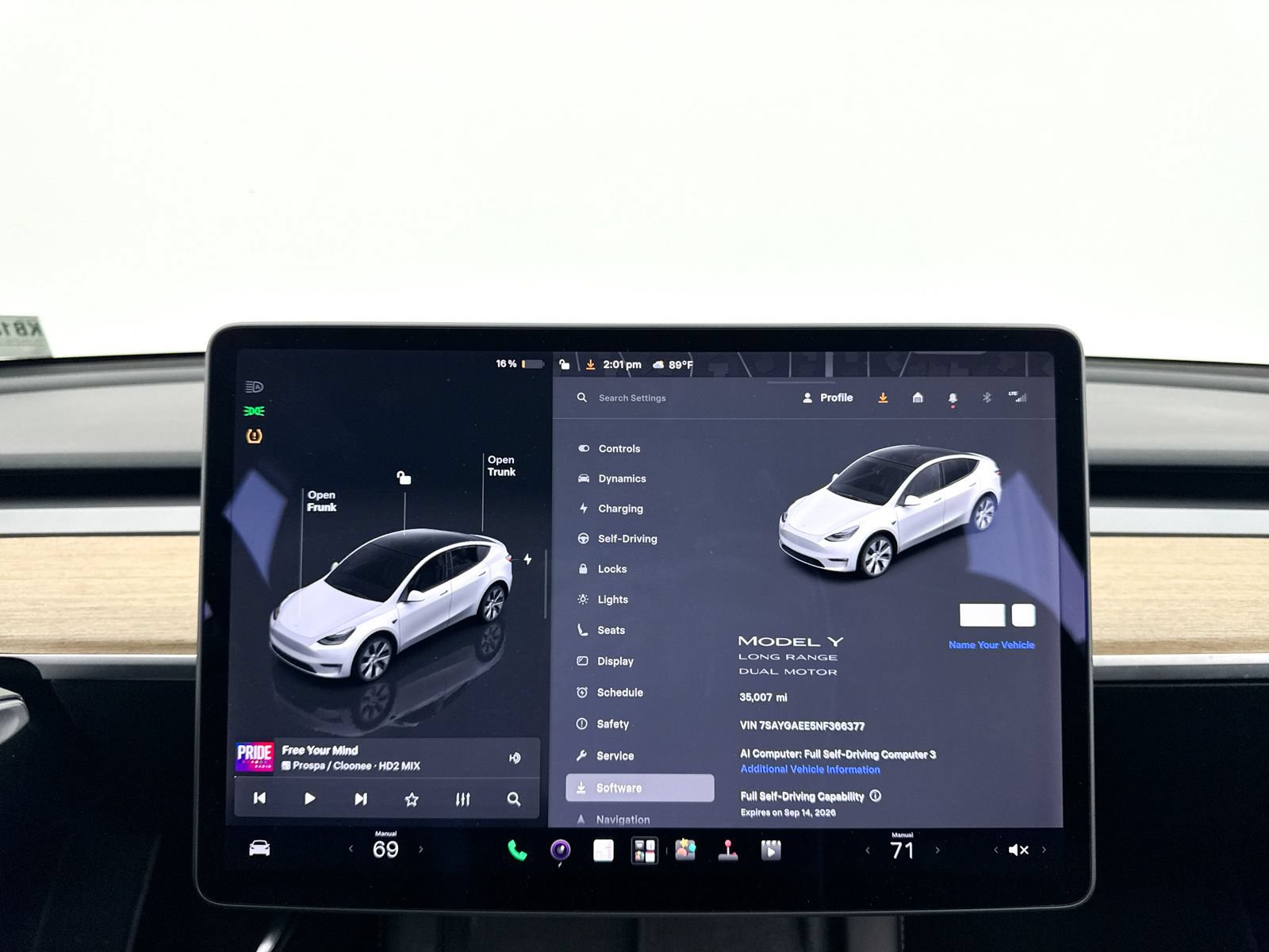 Used 2022 Tesla Model Y Long Range AWD/4WD image 28