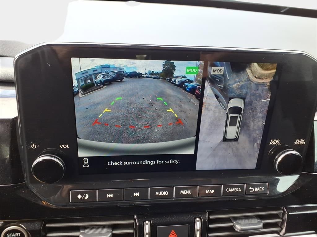 Used 2024 Nissan Pathfinder SL image 24