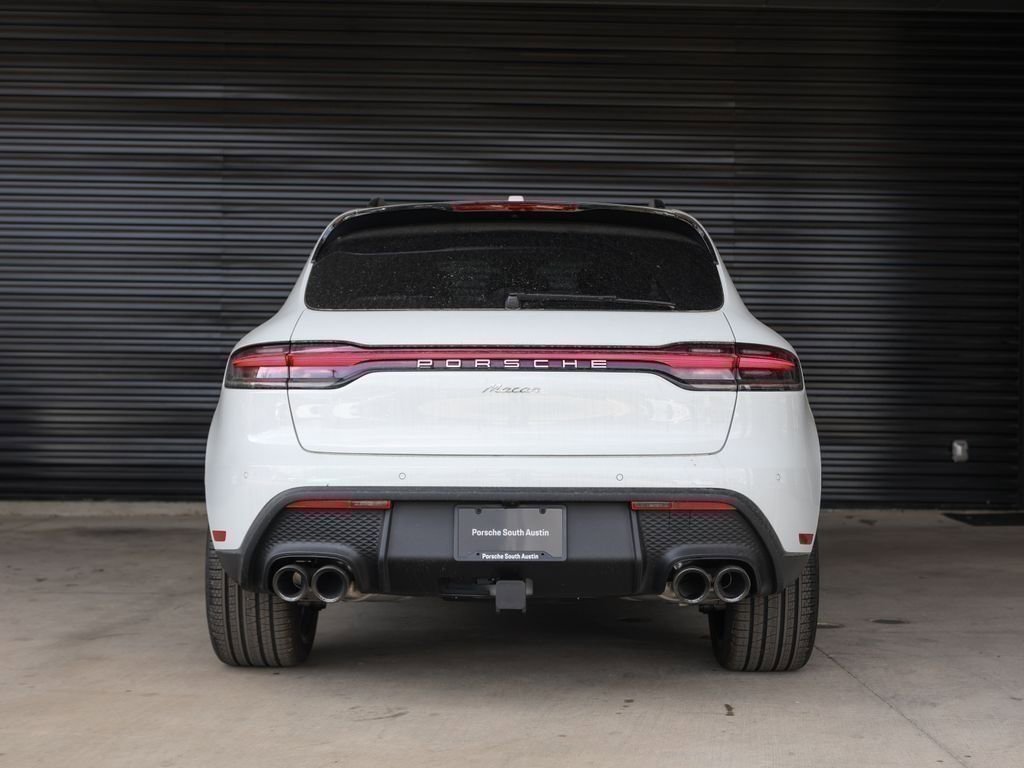 Certified 2025 Porsche Macan image 6