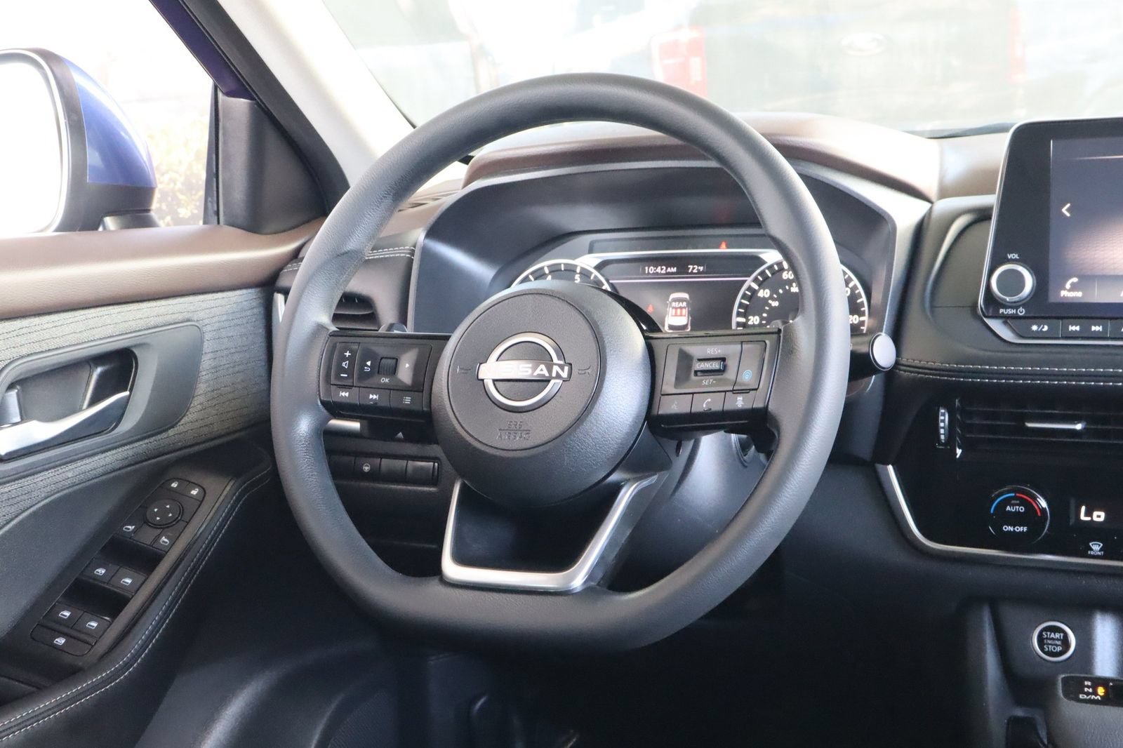 Used 2023 Nissan Rogue SV FWD image 28
