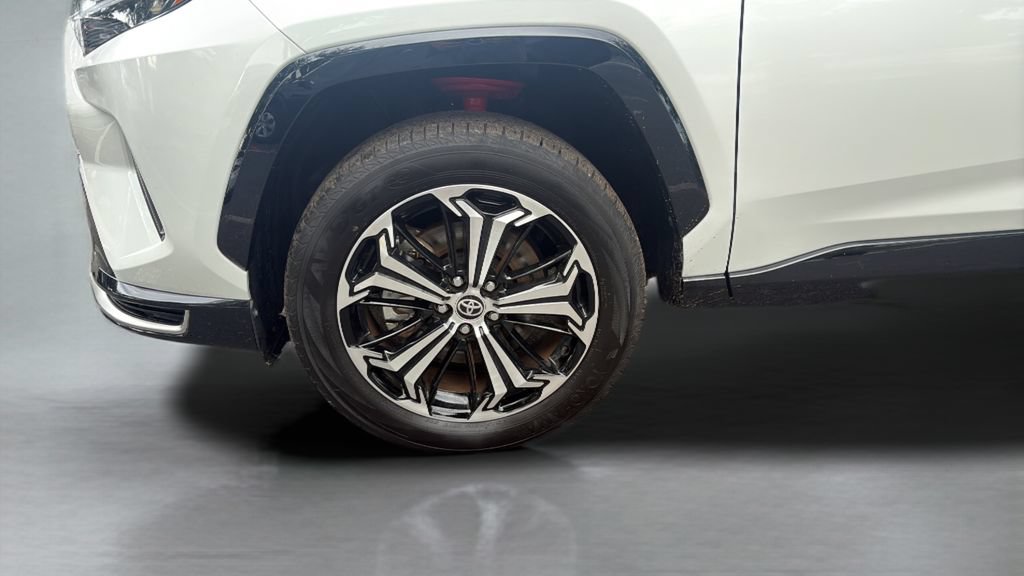Used 2025 Toyota RAV4 XSE AWD/4WD image 26