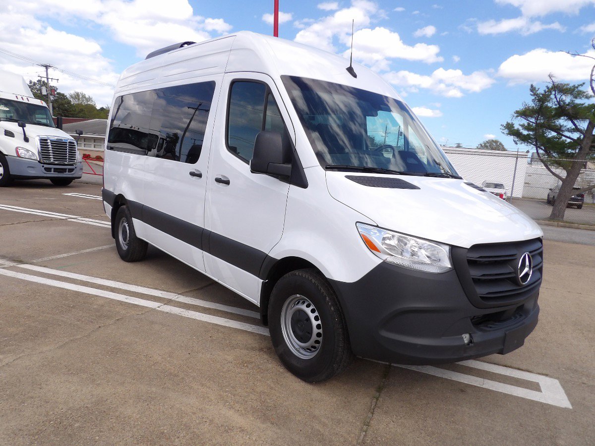 Used 2025 Mercedes-Benz Sprinter 2500 image 1