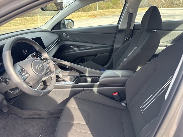 Used 2025 Hyundai Elantra SEL image 15