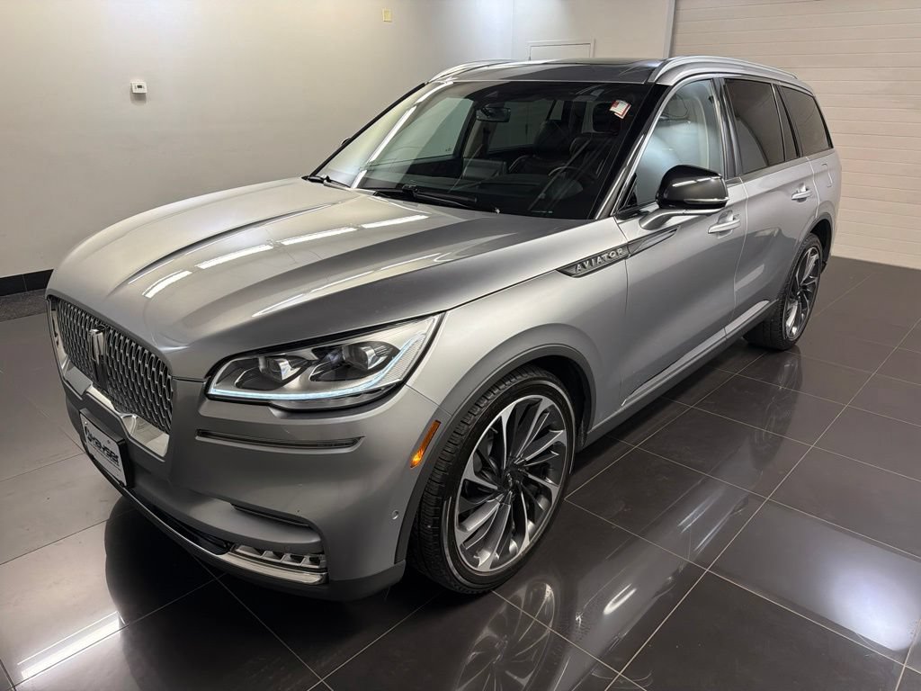 Certified 2020 Lincoln Aviator Reserve w/ Equipment Group 202A AWD/4WD image 3