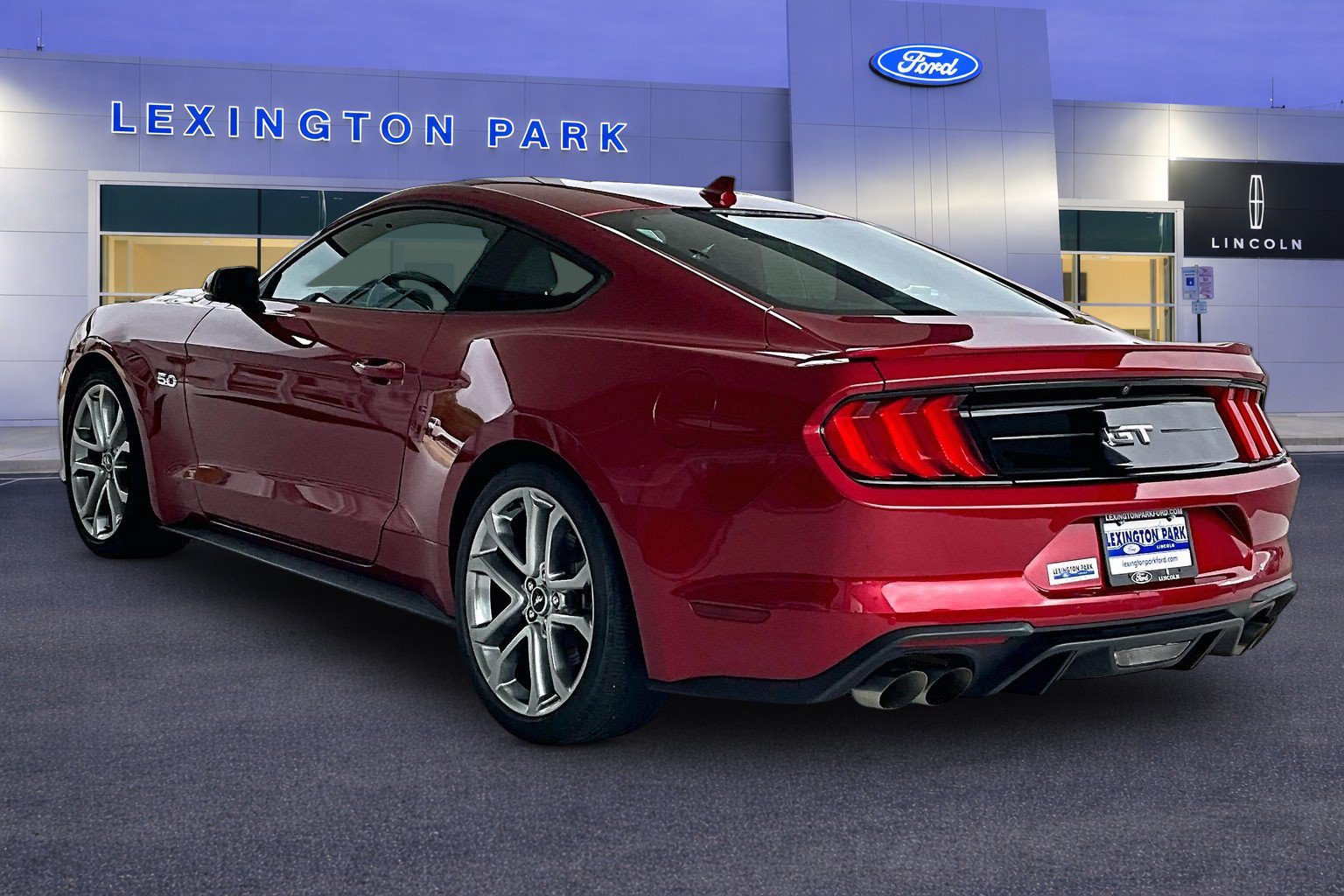 Used 2021 Ford Mustang GT Premium w/ Equipment Group 401A RWD image 4