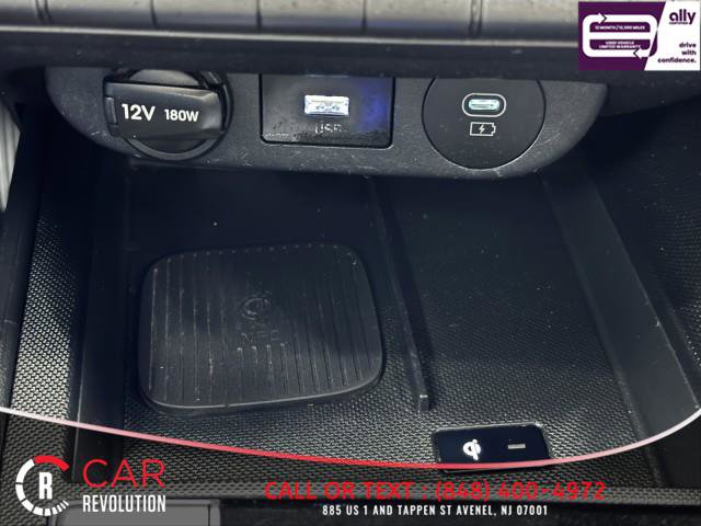 Used 2024 Hyundai Elantra Limited FWD image 34