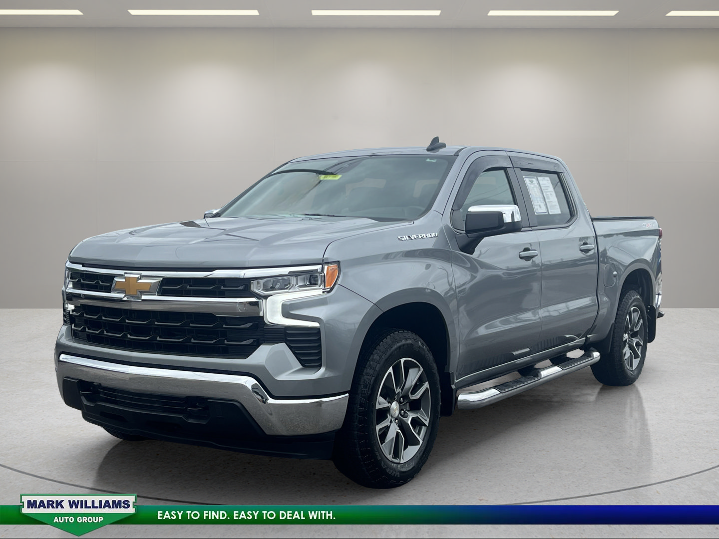 Used 2024 Chevrolet Silverado 1500 LT AWD/4WD image 3