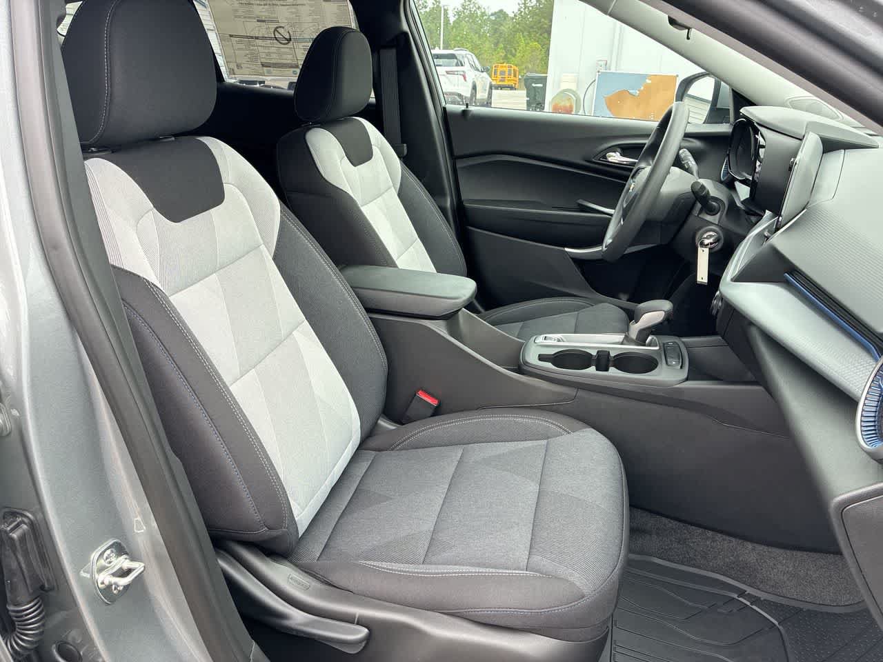 New 2026 Chevrolet Trax LS w/ LS Convenience Package FWD image 24