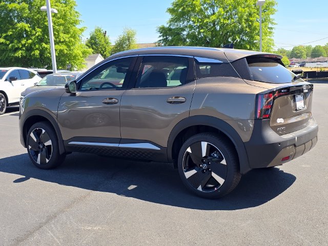 New 2026 Nissan Kicks SR w/ SR Premium Package FWD image 5