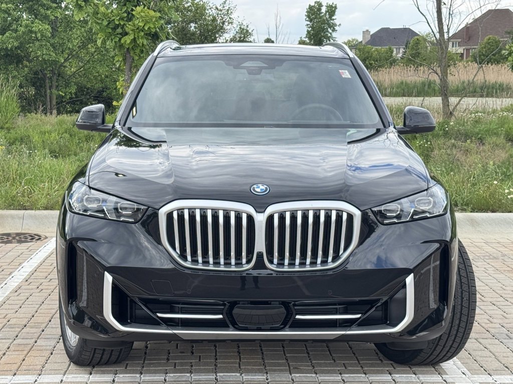 Used 2026 BMW X5 xDrive50e w/ Premium Package image 2