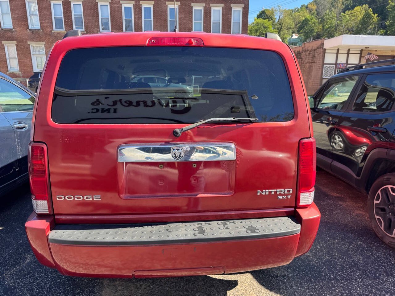 Used 2010 Dodge Nitro SXT AWD/4WD image 6