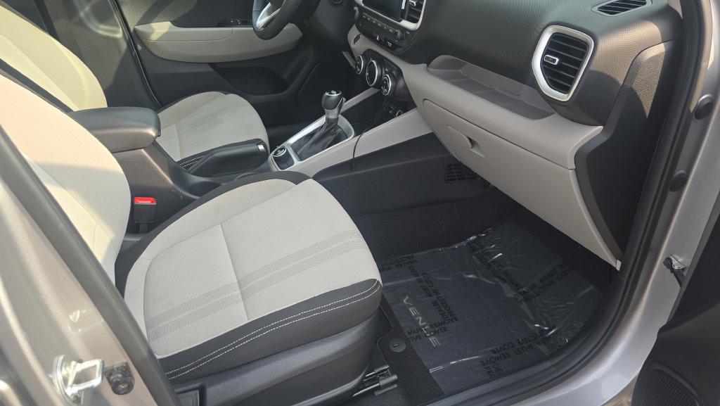 Certified 2025 Hyundai Venue SEL FWD image 13