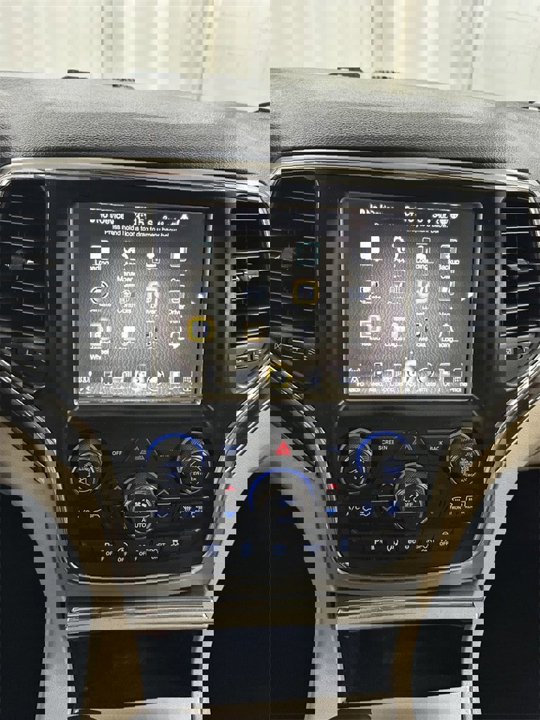 Used 2017 Jeep Grand Cherokee Limited w/ Luxury Group II image 24