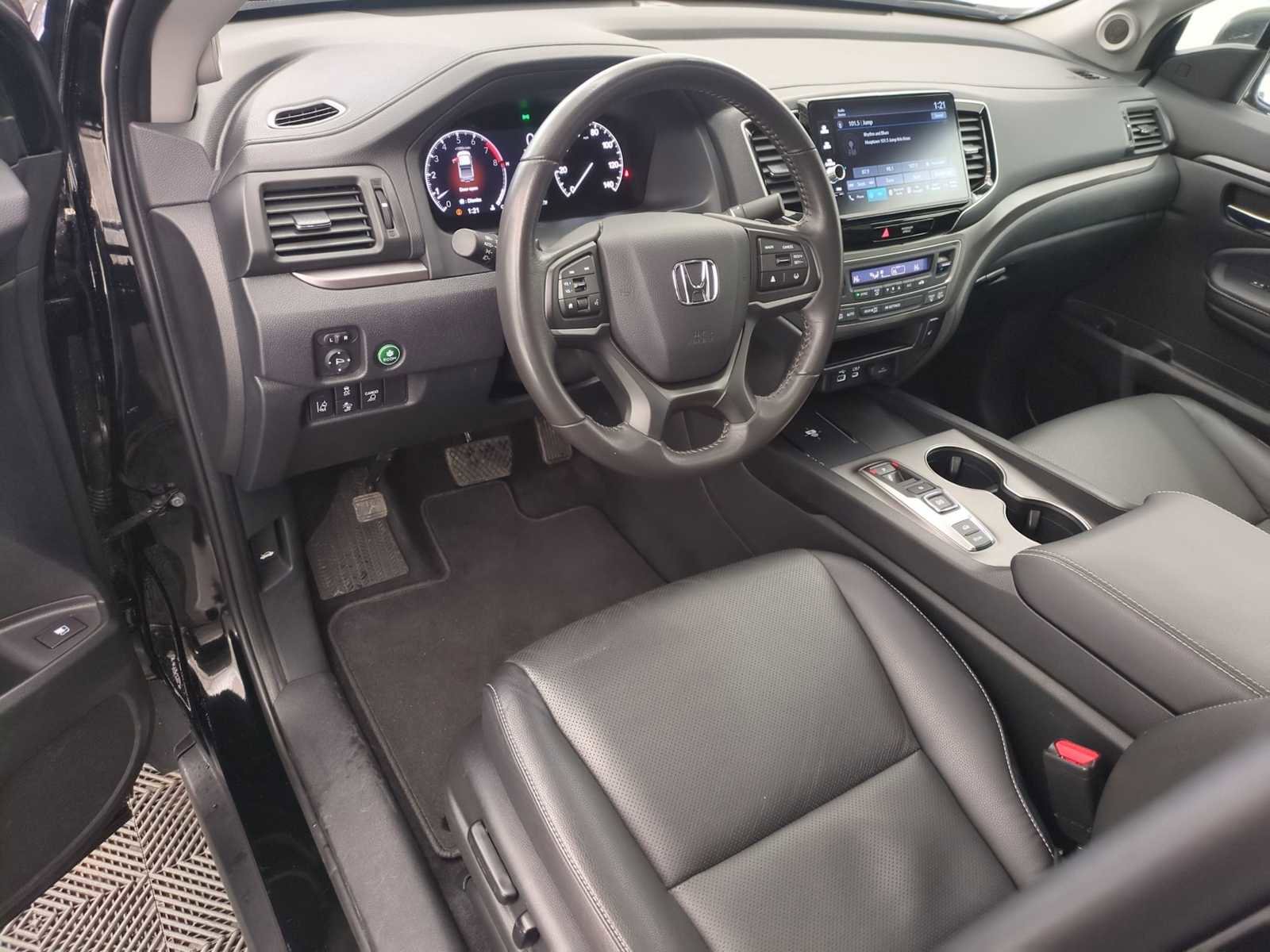 Used 2025 Honda Ridgeline RTL image 2