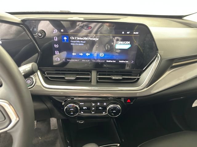 Used 2025 Chevrolet Trax ACTIV FWD image 21