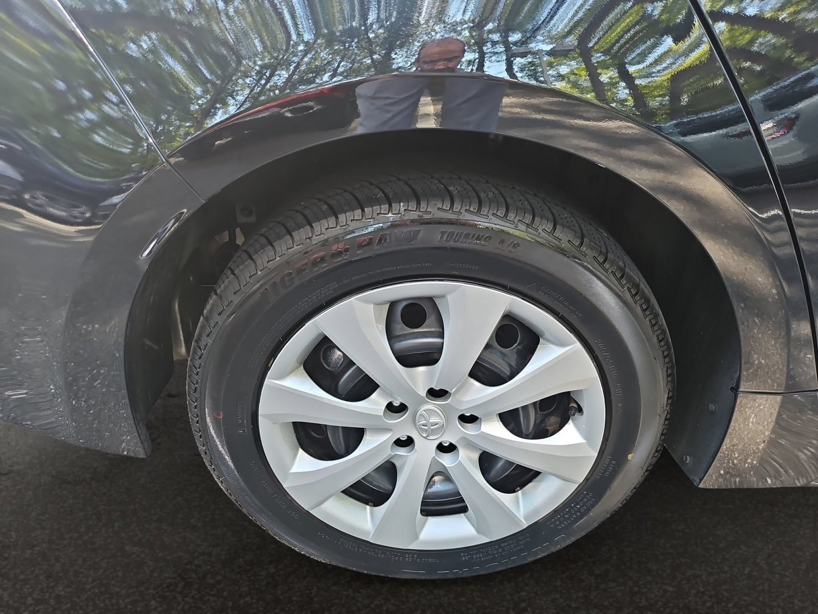 Used 2024 Toyota Corolla LE FWD image 43