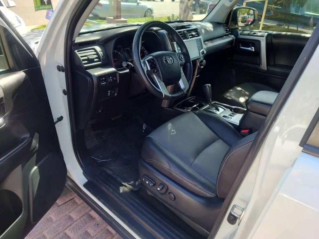 Used 2022 Toyota 4Runner SR5 Premium image 16