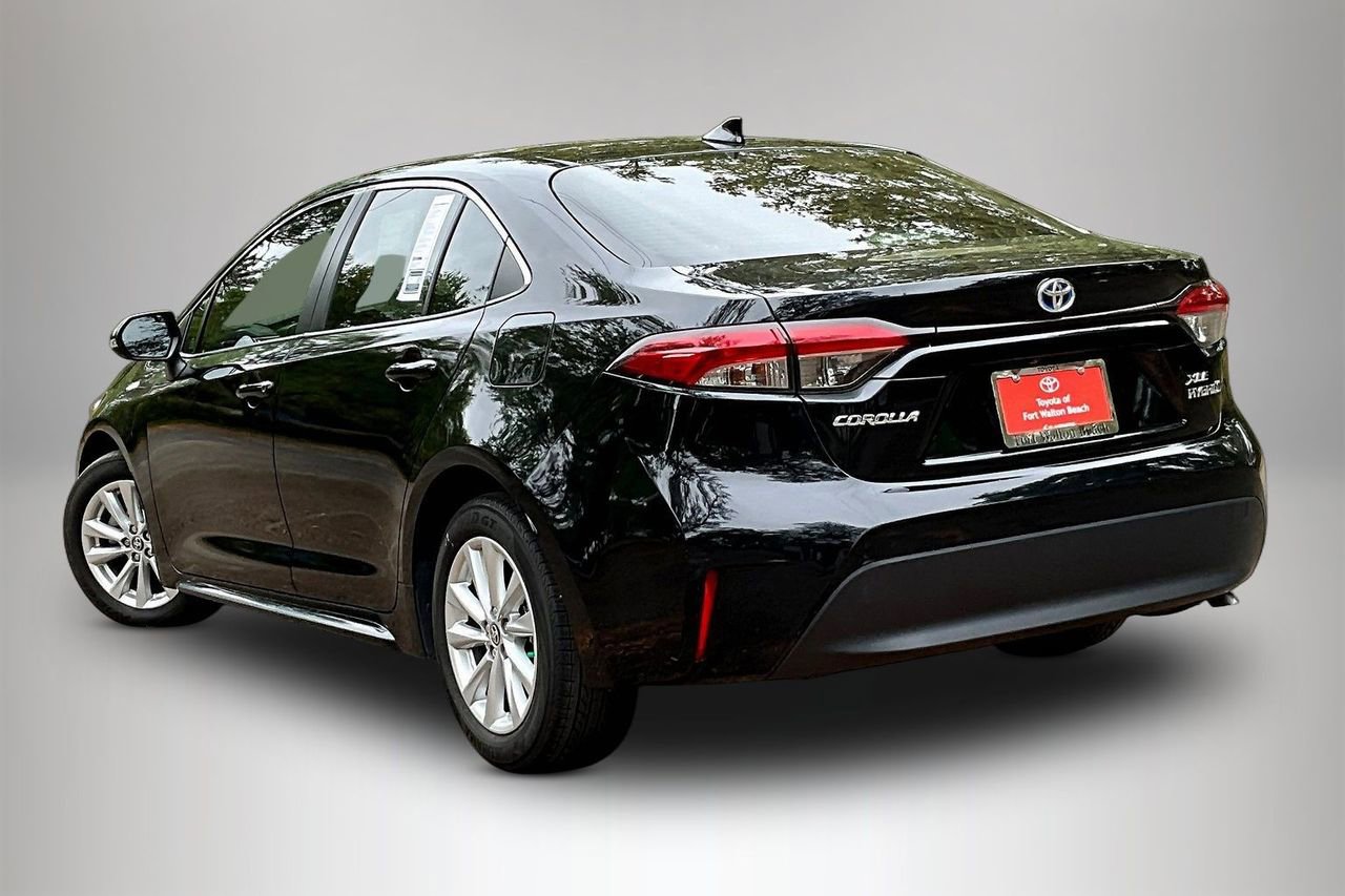 Used 2024 Toyota Corolla XLE FWD image 4
